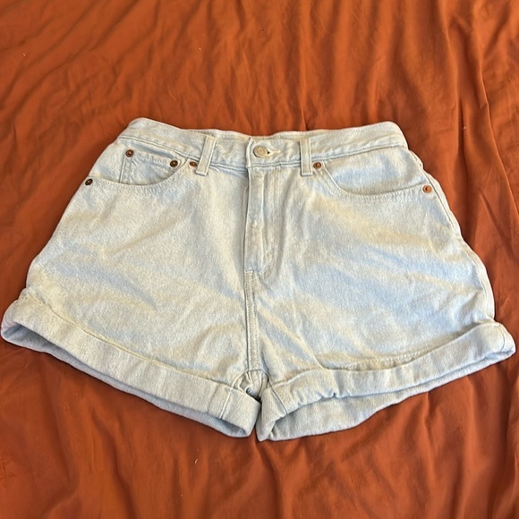 Levi’s A-line Mom Shorts - Picture 1 of 3